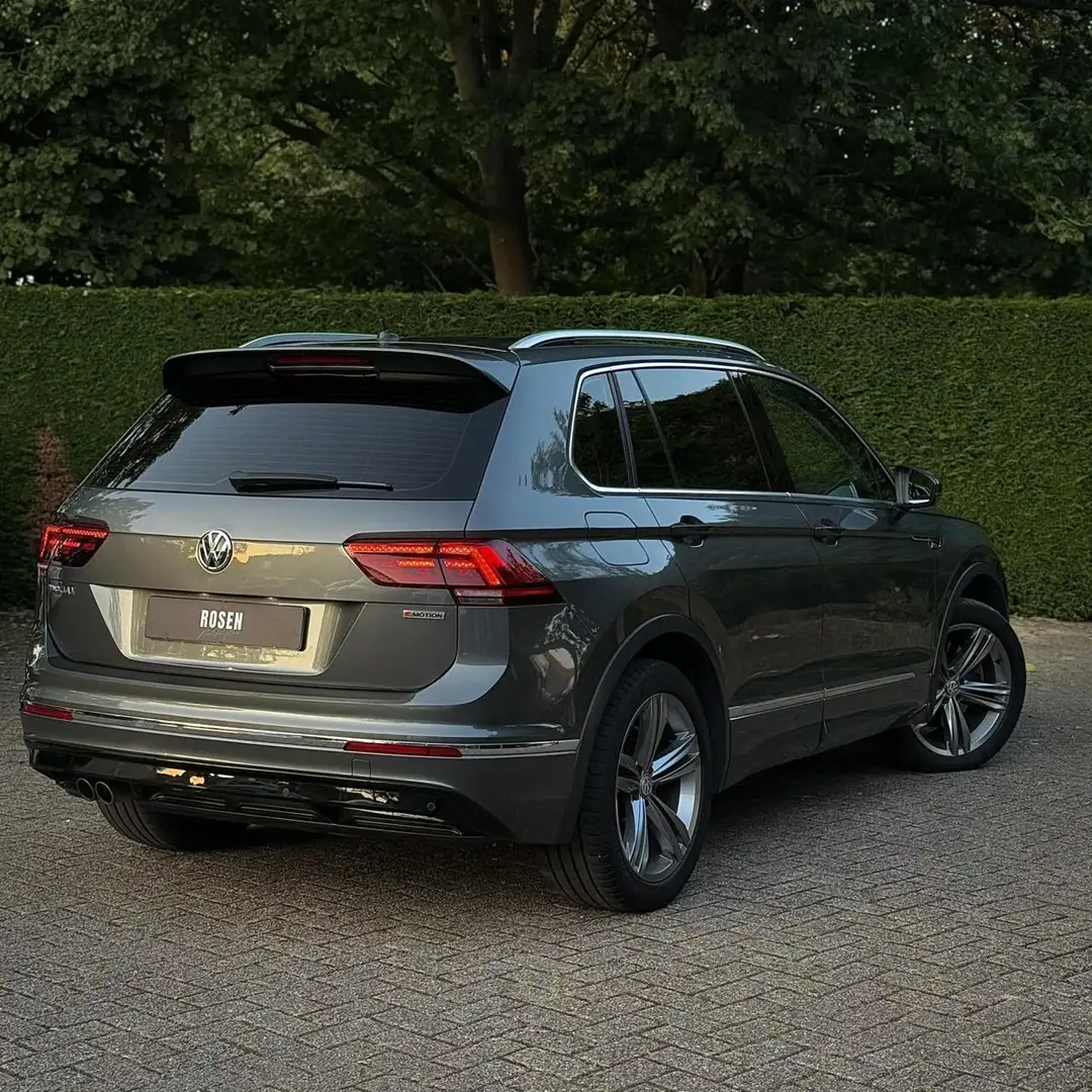 Volkswagen Tiguan 2.0 TSI 4Motion Highline Business|R-LINE Grijs - 2