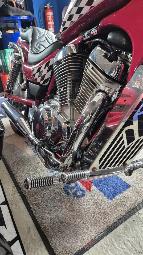 Suzuki Intruder C vs 800 Rouge - 2