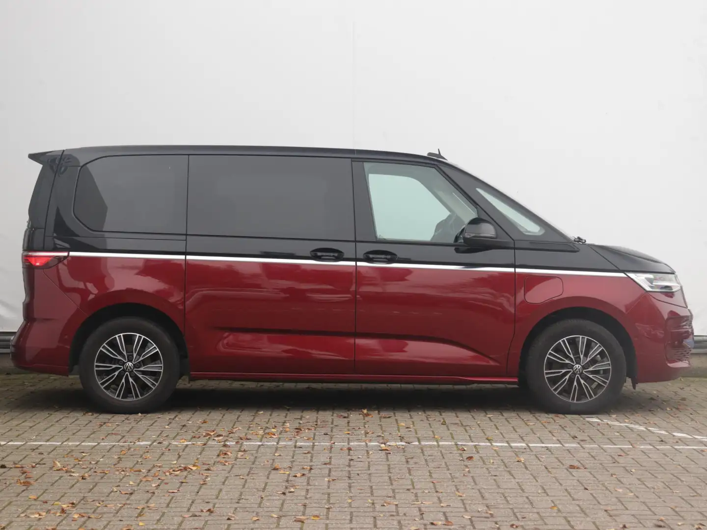 Volkswagen T7 Multivan 1.4 eHybrid L1H1 Style | 7-persoons | Elektrische Rood - 2