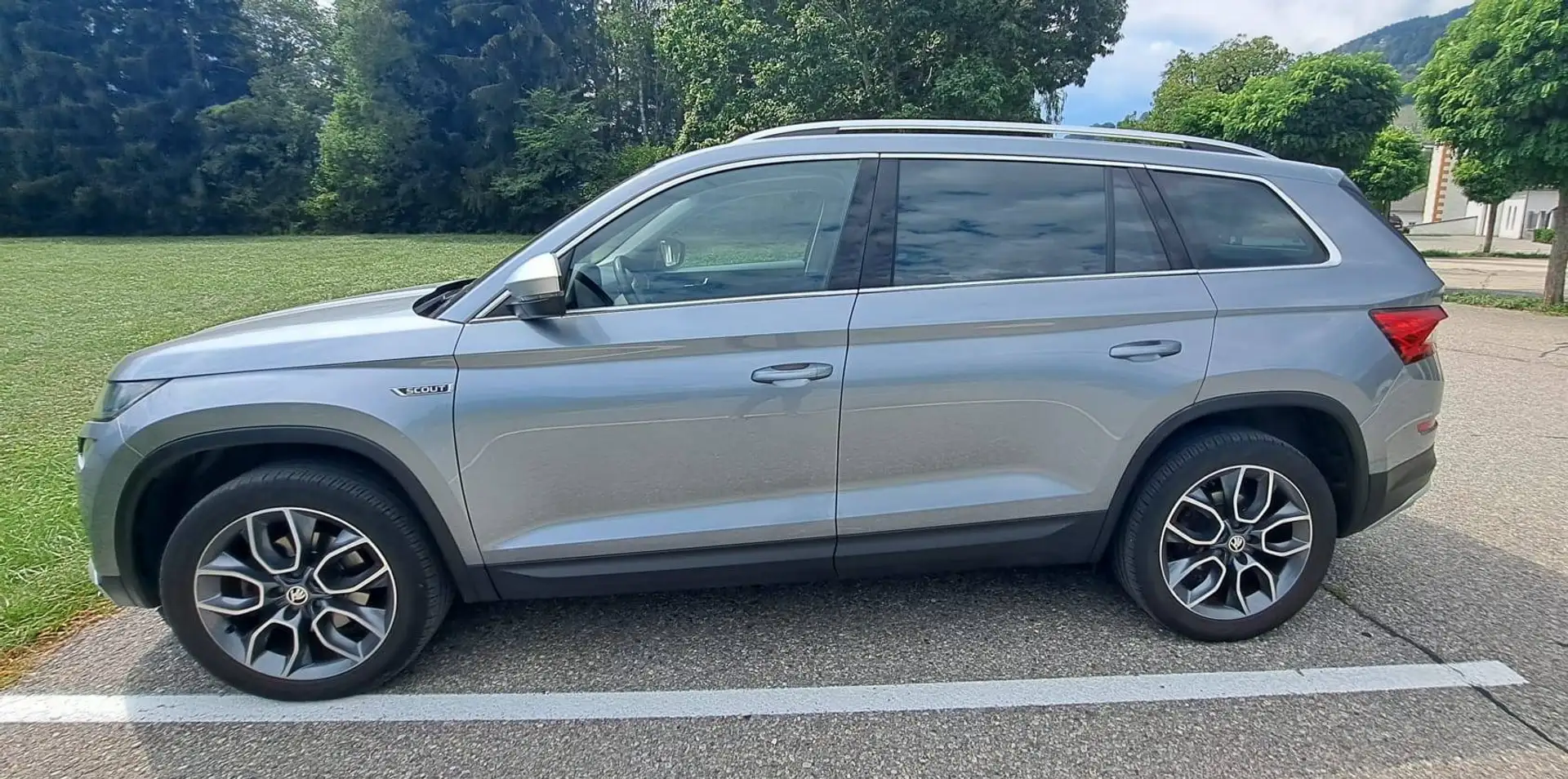 Skoda Kodiaq Kodiaq 2,0 TDI SCR 4x4 Scout Scout Grau - 2