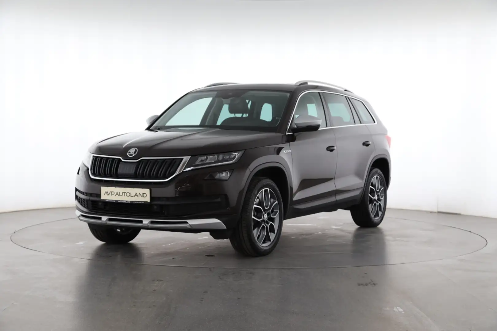 Skoda Kodiaq 2.0 TDI DSG 4x4 SCOUT | STANDHEIZUNG | Braun - 2