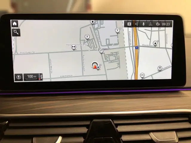 BMW 5 Series view 4