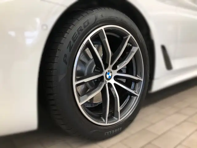 BMW 5 Series view 2