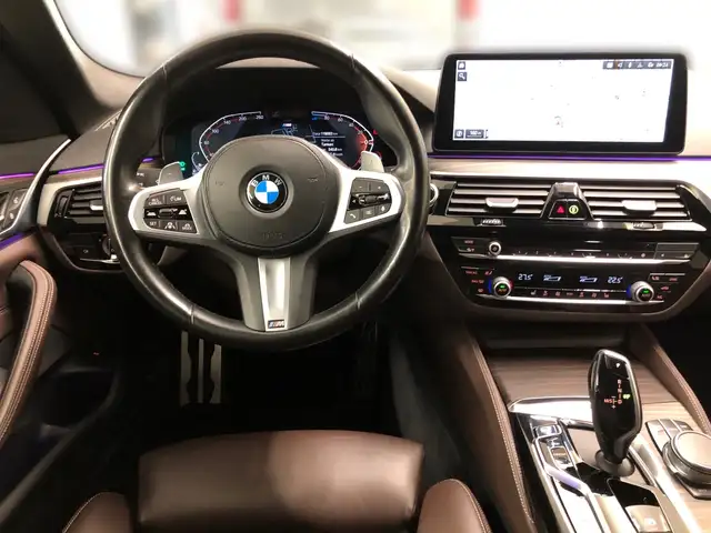 BMW 5 Series view 7