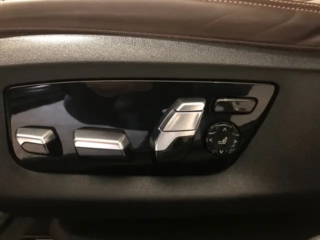 BMW 5 Series view 5