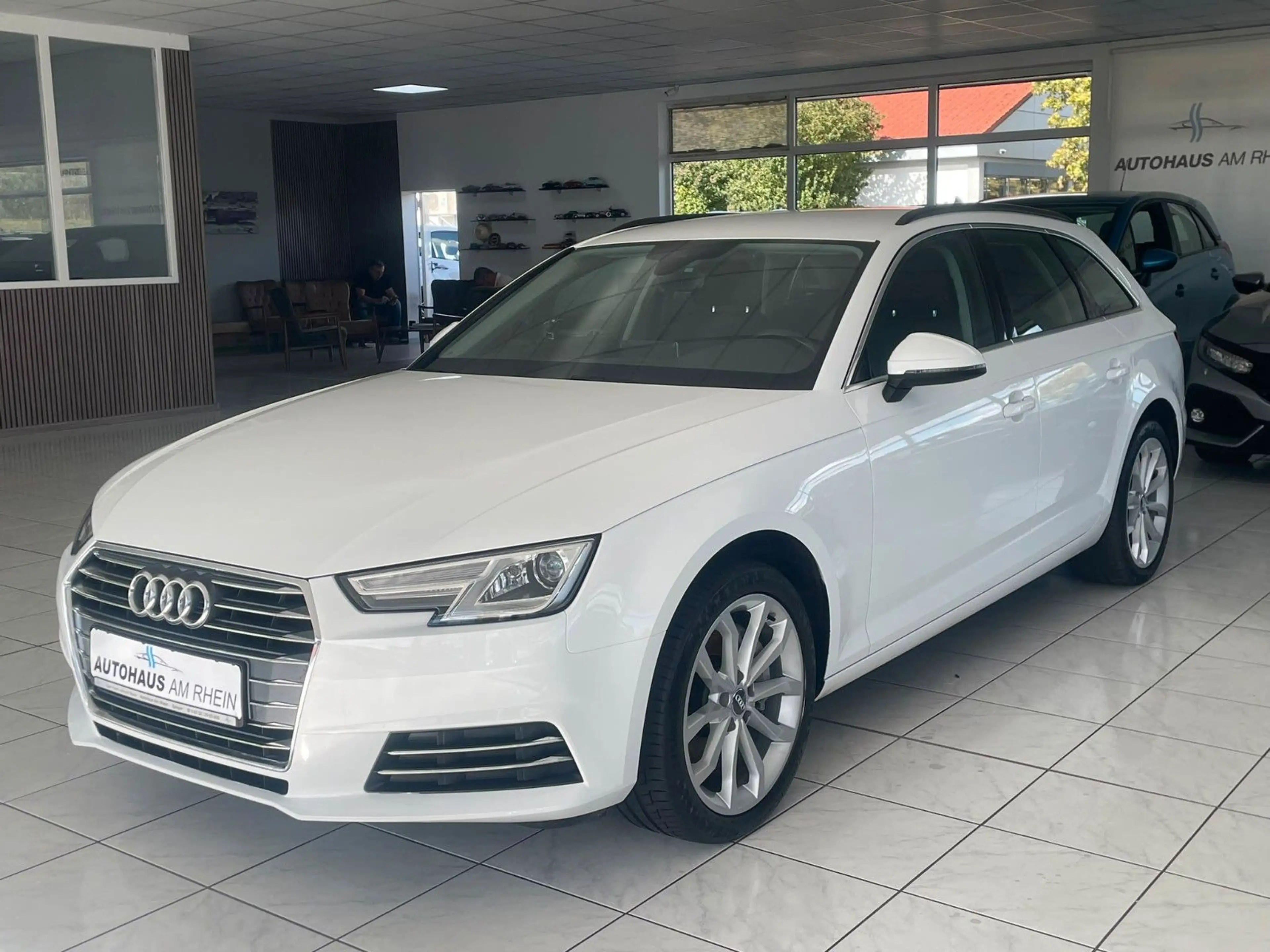 Audi A4 Avant sport+KeylessGO+Scheckheft+Nav+Tempomat — photo 2