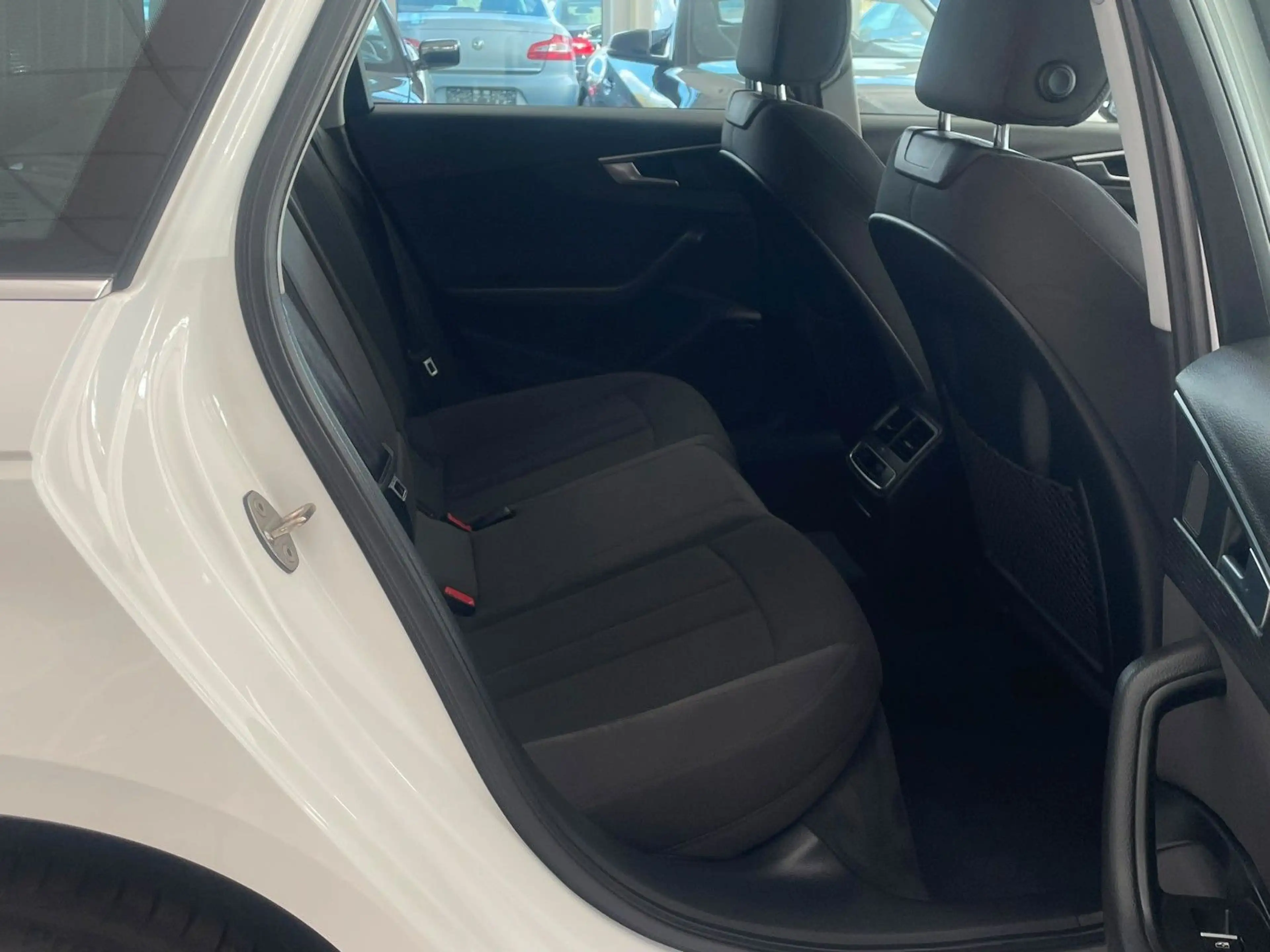 Audi A4 Avant sport+KeylessGO+Scheckheft+Nav+Tempomat — photo 13
