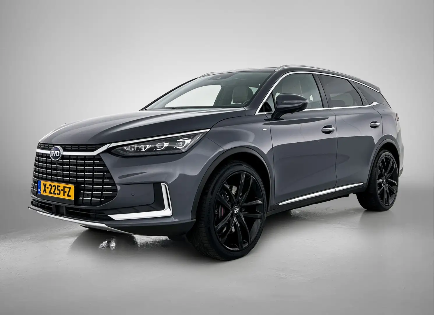 BYD Tang AWD Executive 86 kWh | Origineel NL! | BTW Verreke Grijs - 1