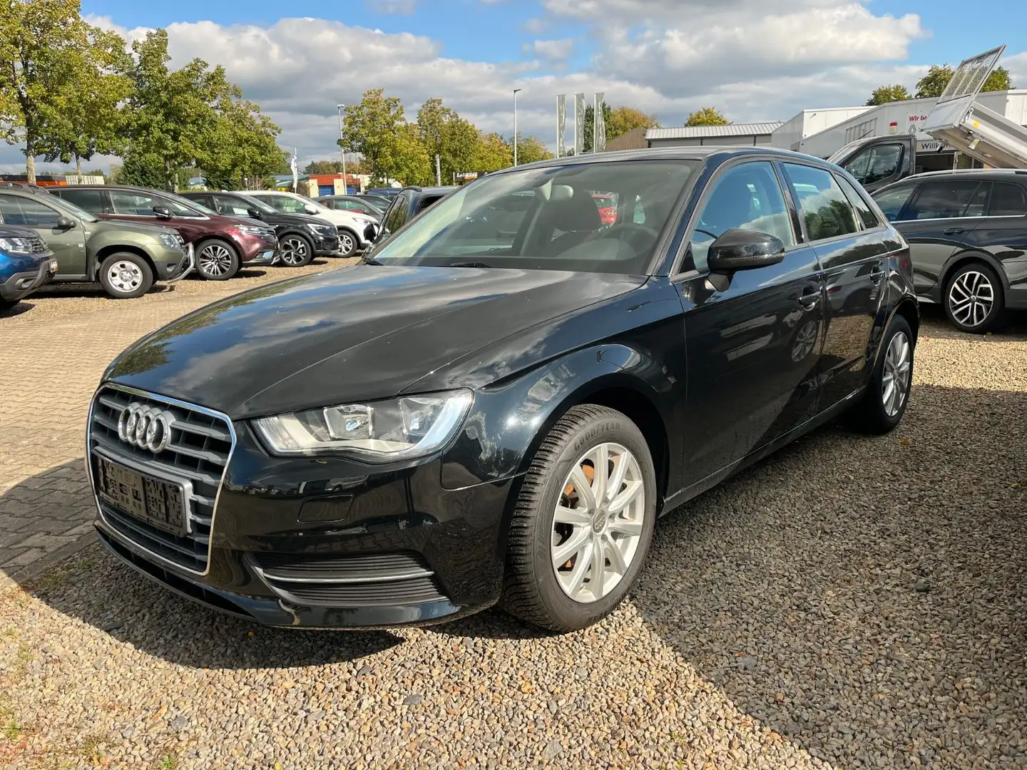 Audi A3 1.2 TSI Sportback attraction Schwarz - 1