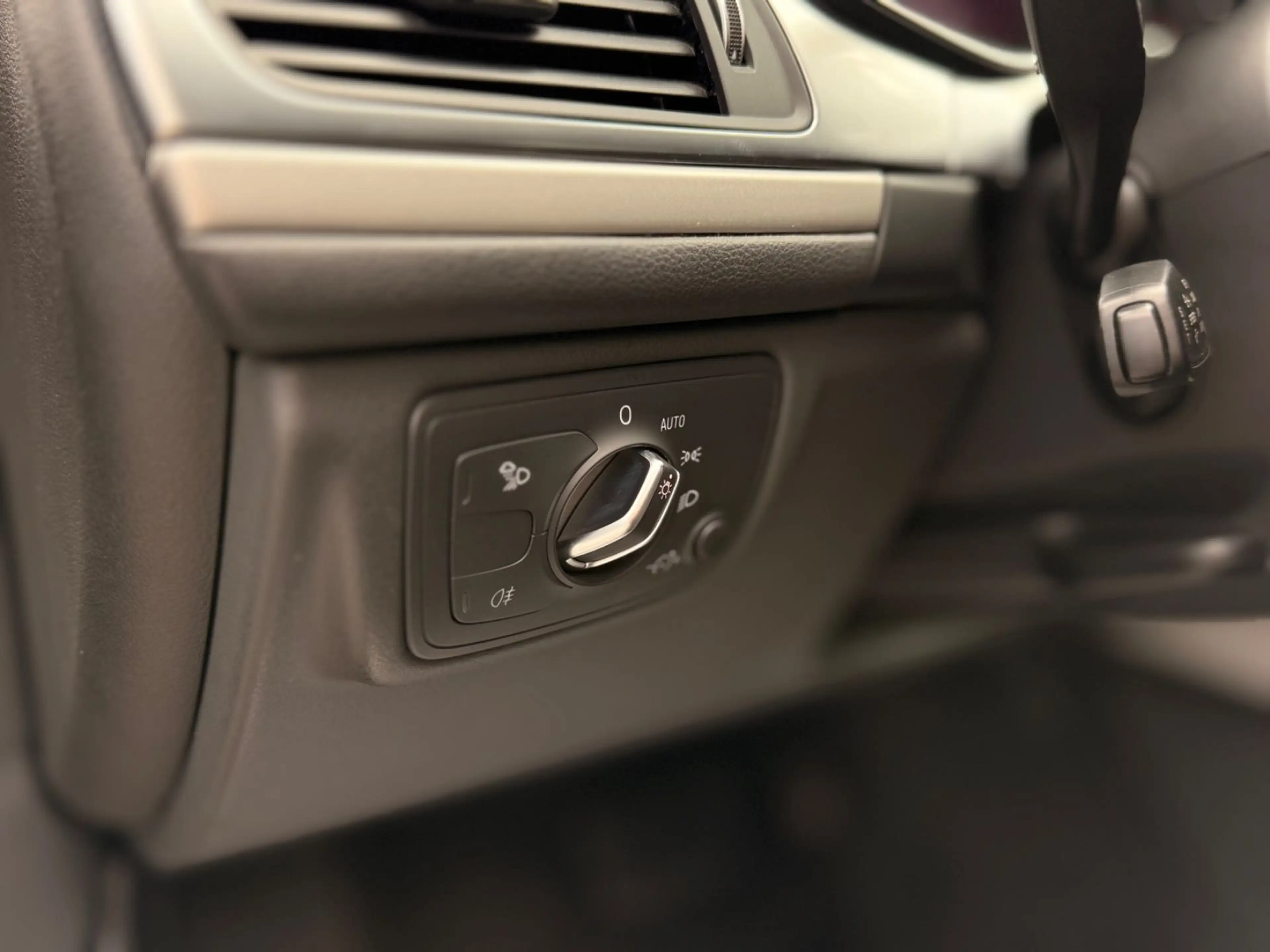 Audi A6 Avant 2.0 TDI S tronic S Line LED 2. Hand — photo 7