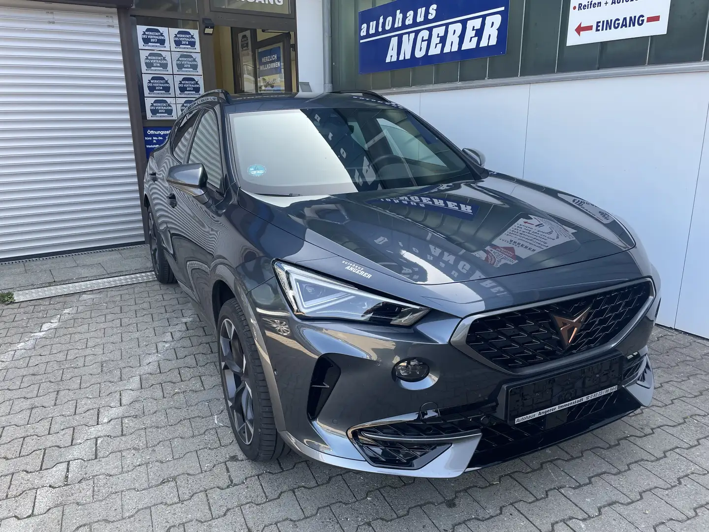 CUPRA Formentor 2.0 TSI DSG , 4Drive Leder, AHK, KeyLess, Navi,LED Grau - 1