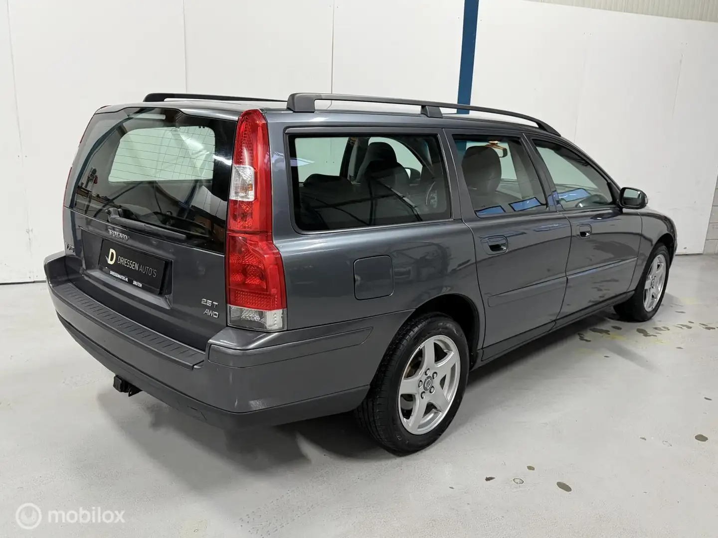 Volvo V70 2.5T AWD Edition AUTOMAAT - 2