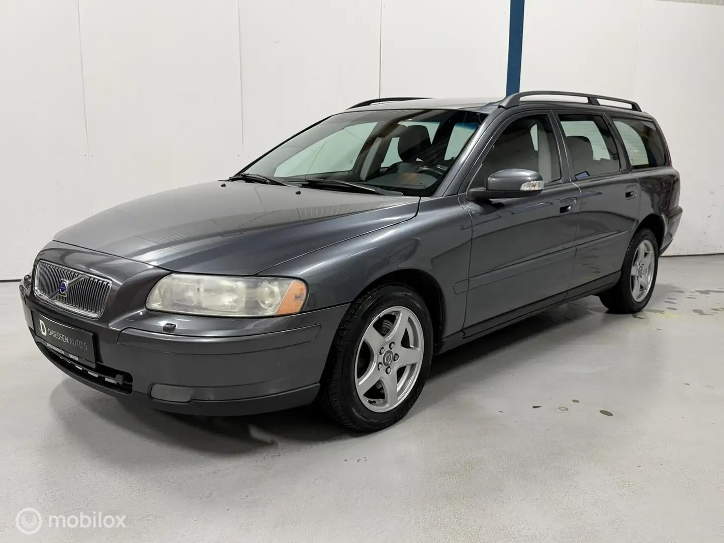 Volvo V70 2.5T AWD Edition AUTOMAAT - 1
