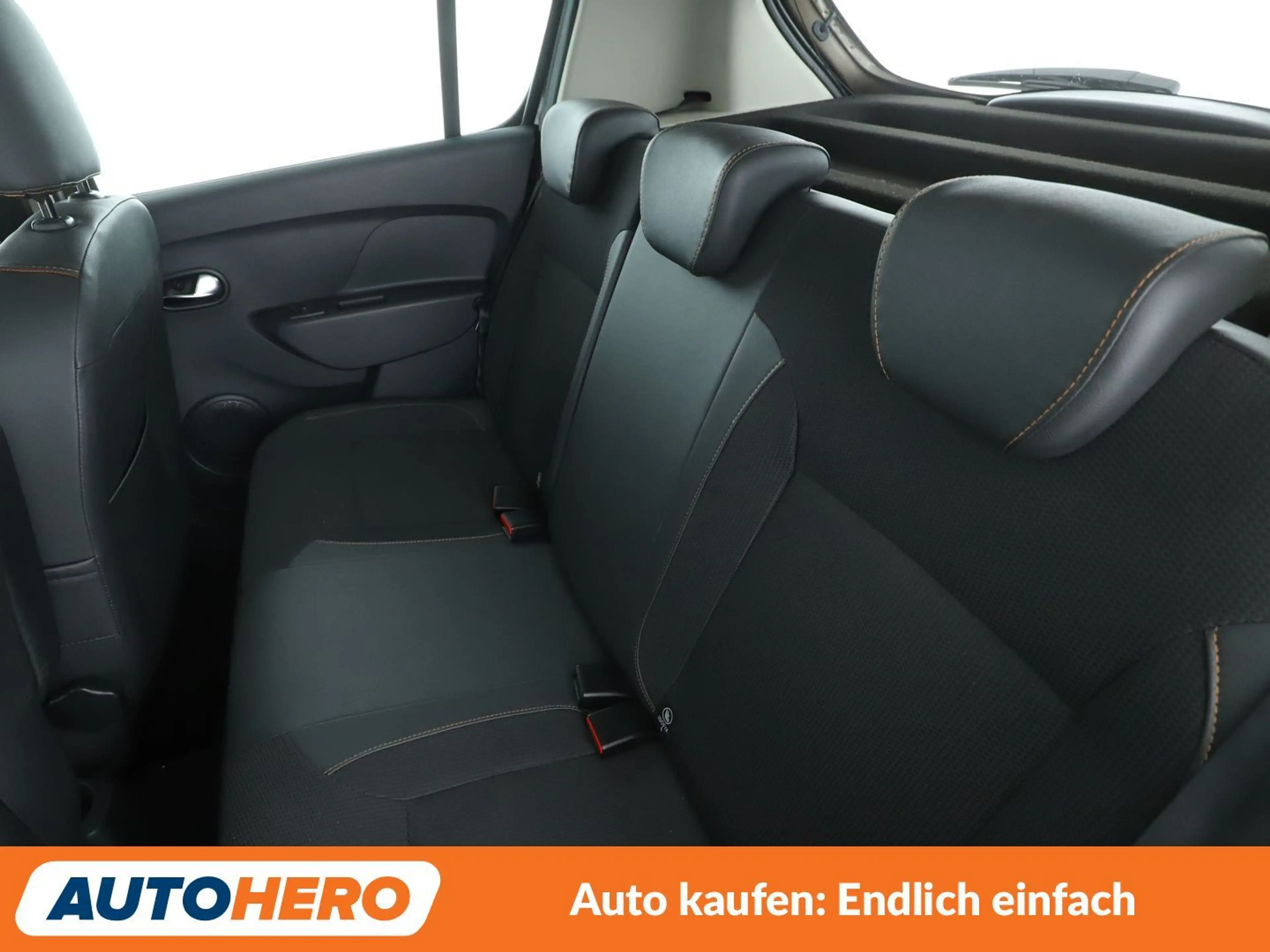Dacia Sandero 0.9 TCe Stepway Celebration *NAVI*TEMPO*PDC* — photo 14