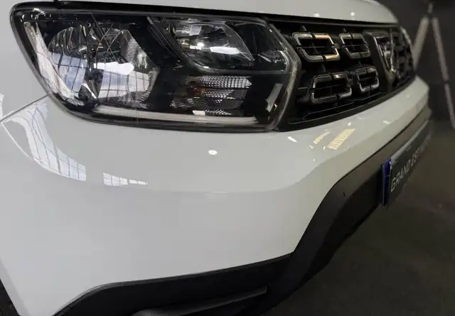 Dacia Duster view 6