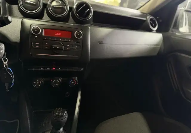 Dacia Duster view 13