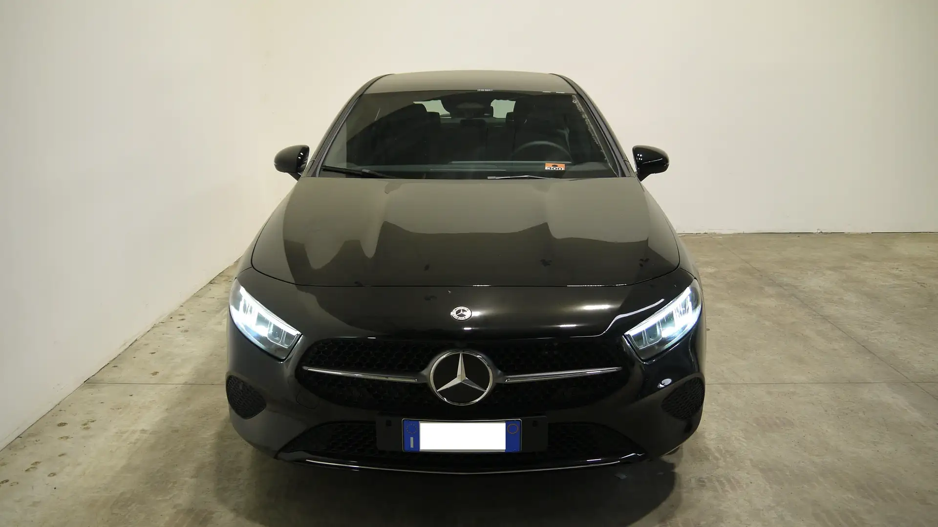 Mercedes-Benz A 250 Premium auto Černá - 2