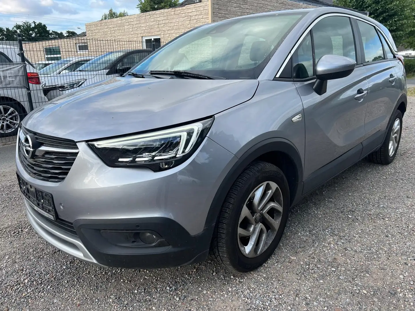 Opel Crossland X Innovation Grau - 2