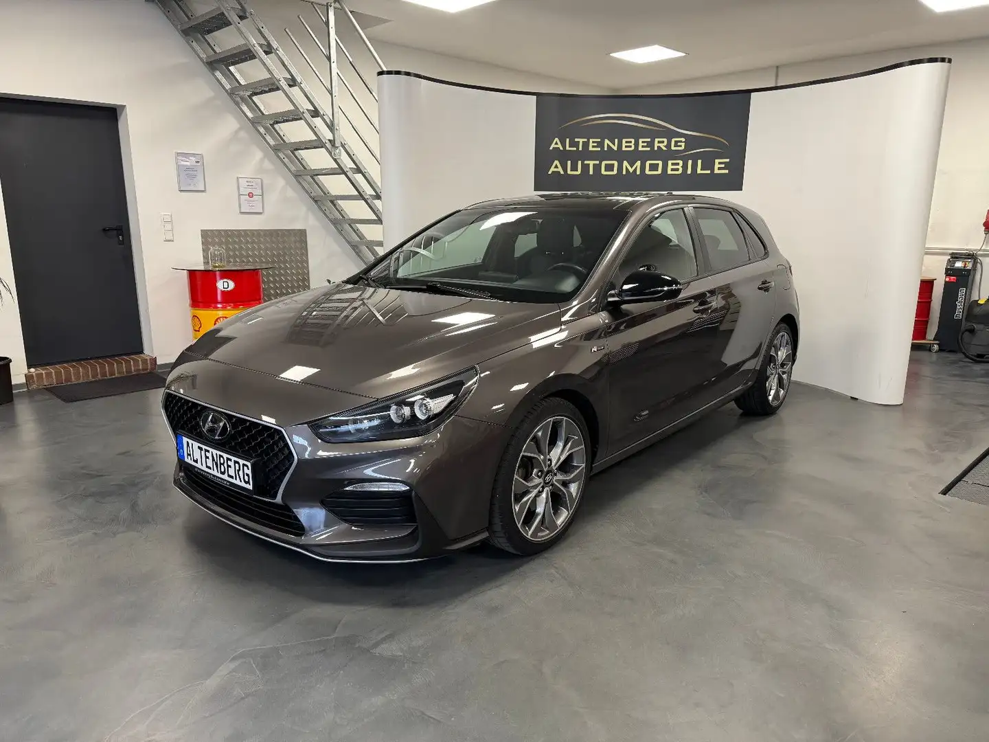 Hyundai i30 N Line Kamera ACC Pano CarPlay PDC LED DAB Brun - 2