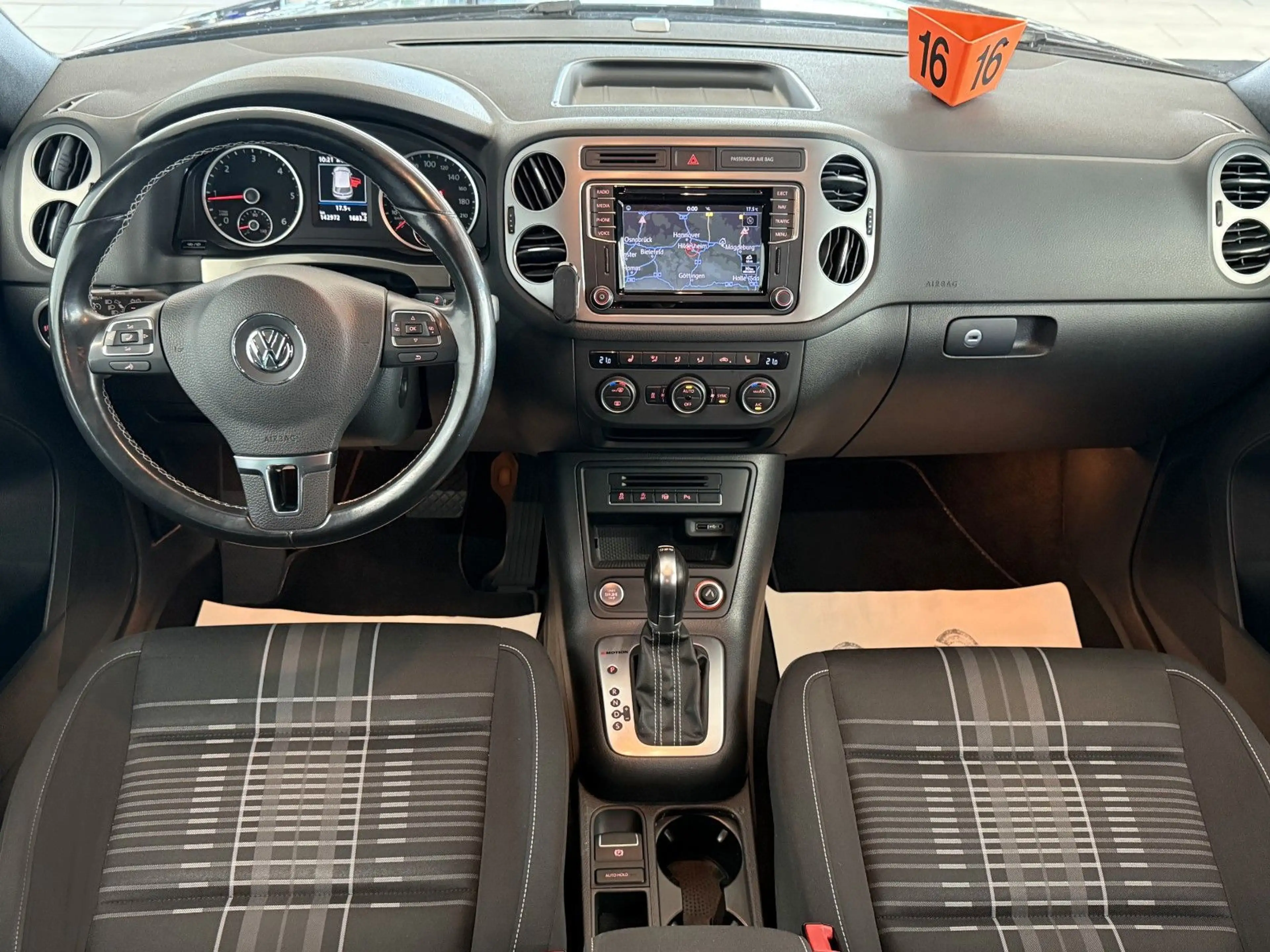 Volkswagen Tiguan 2.0 TDI DSG Lounge 4Motion R-Kam Carplay — photo 5
