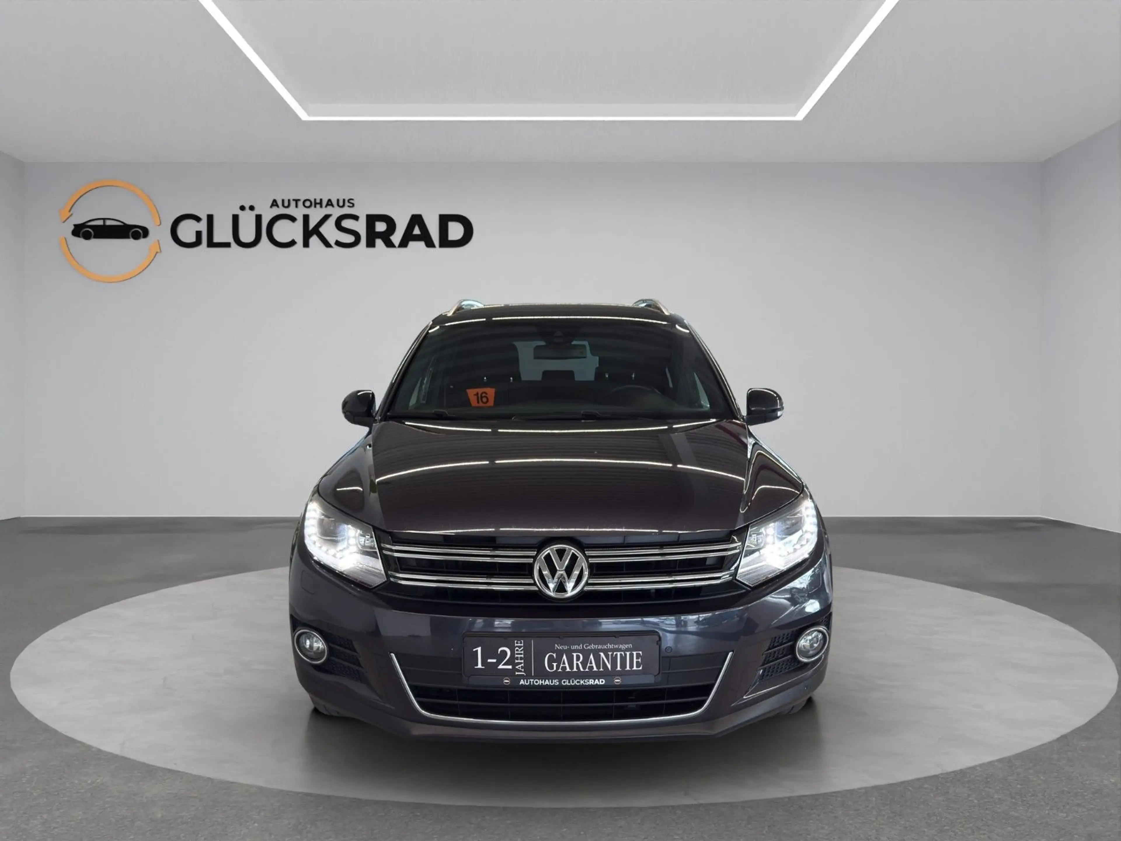 Volkswagen Tiguan 2.0 TDI DSG Lounge 4Motion R-Kam Carplay — photo 8