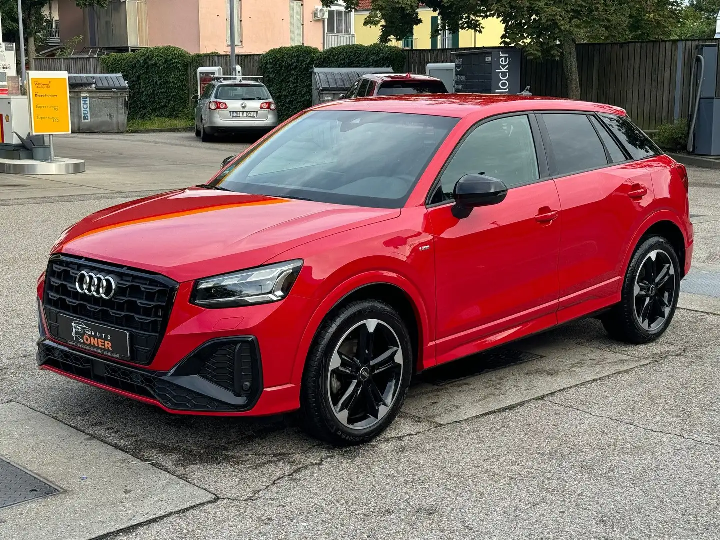 Audi Q2 35 TFSI Sline garantie bis 01/2029 Matrix AHK Rot - 1
