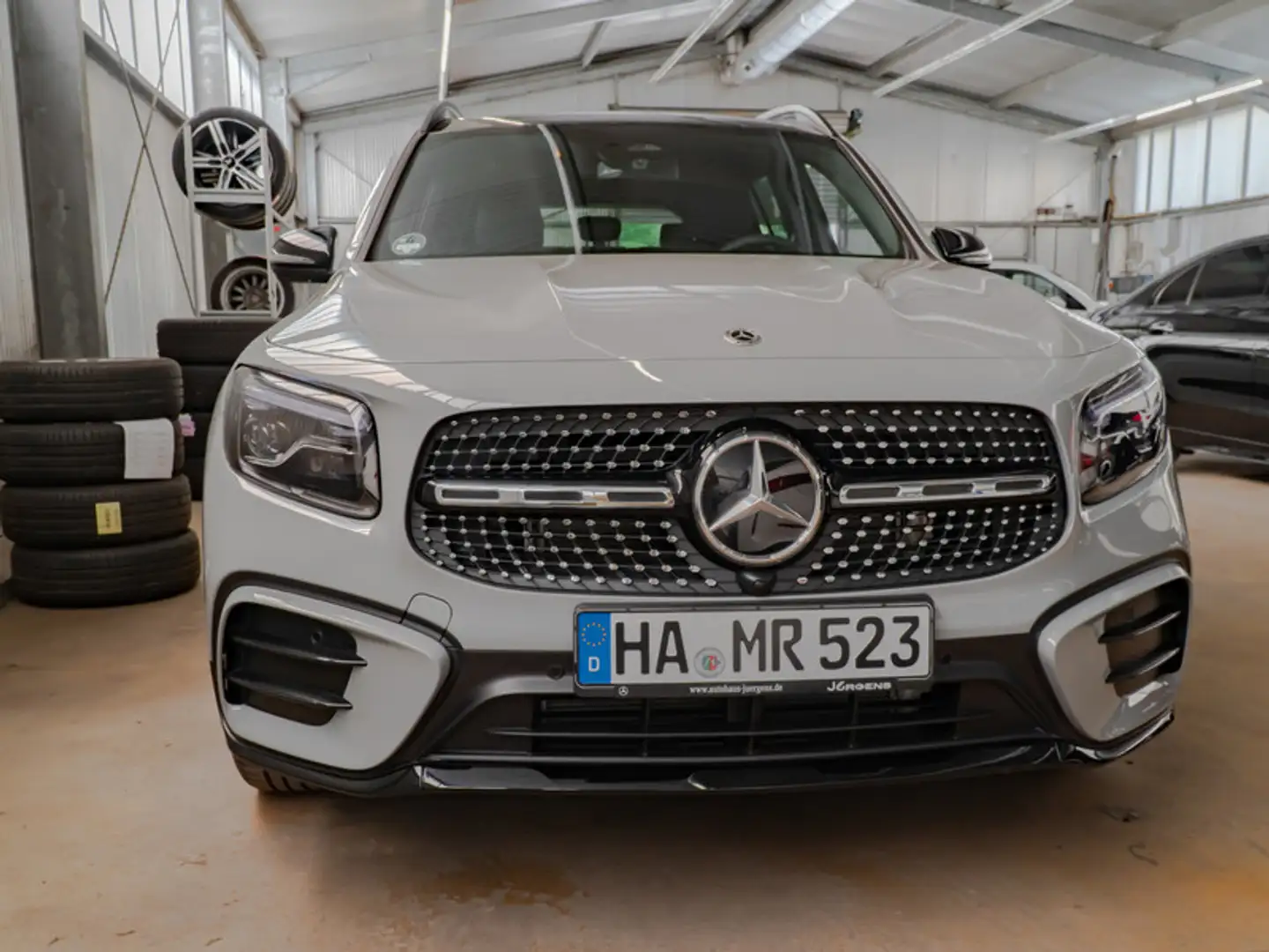 Mercedes-Benz GLB 220 d 4M AMG-Sport/Pano/AHK/Night/7Sitze/20" Grau - 2