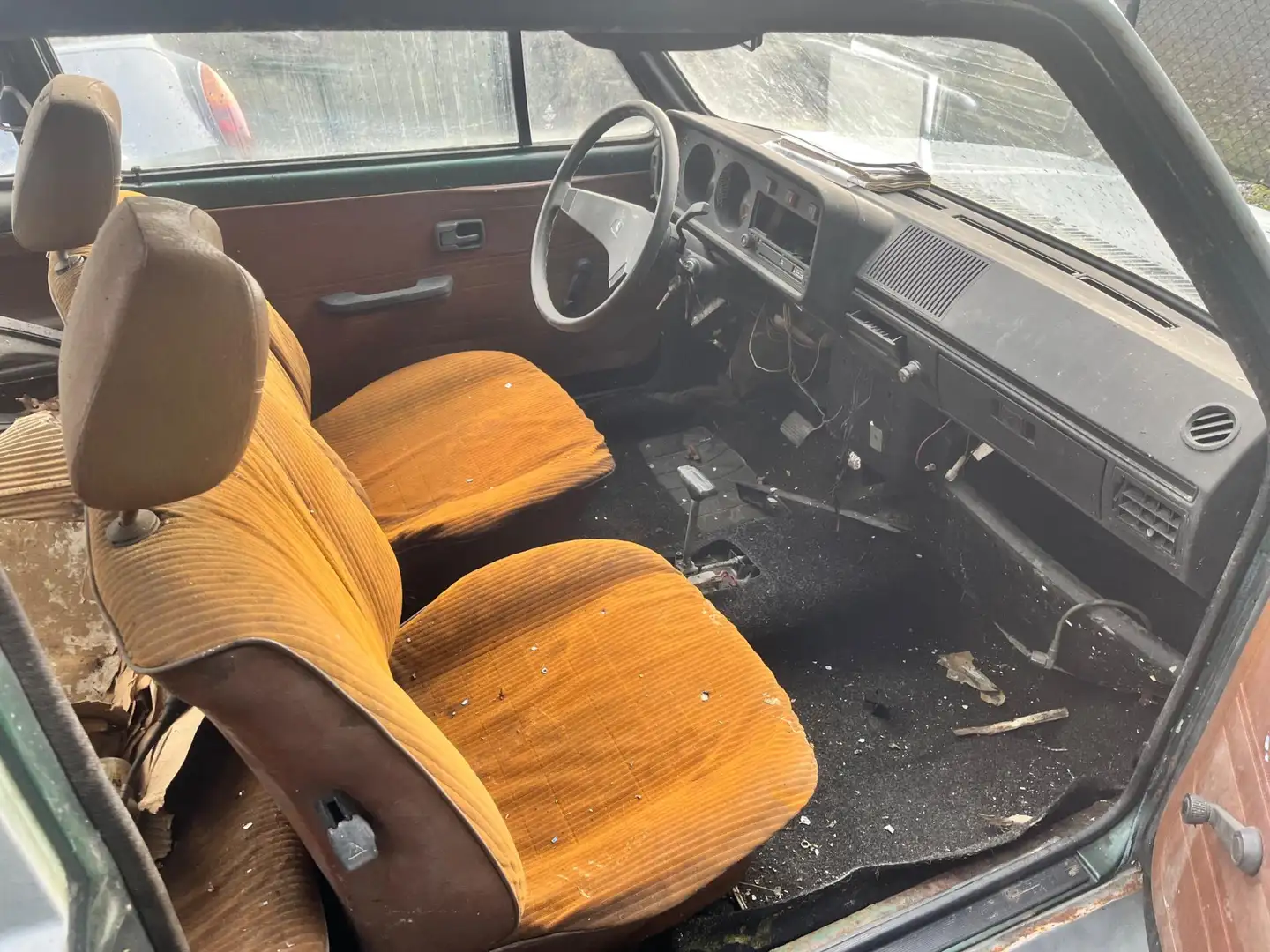 Volkswagen Golf 1.5 LS Automatic - 2