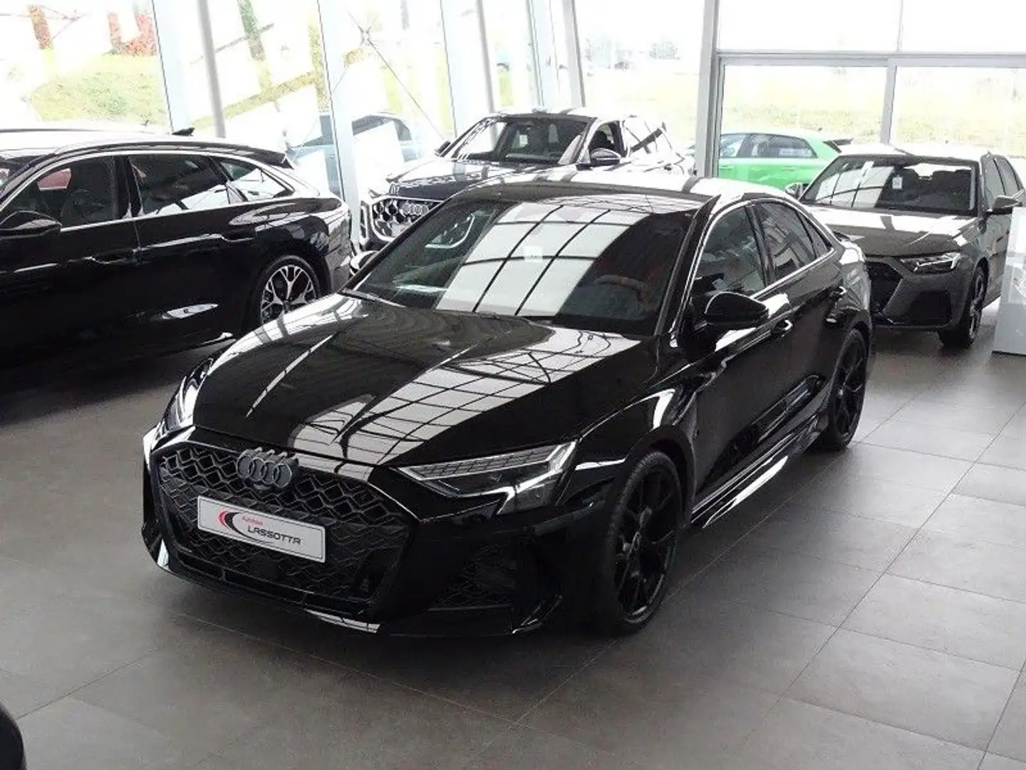 Audi RS3 Limousine 2.5 TFSI quattro -Designpaket Plus Schwarz - 2