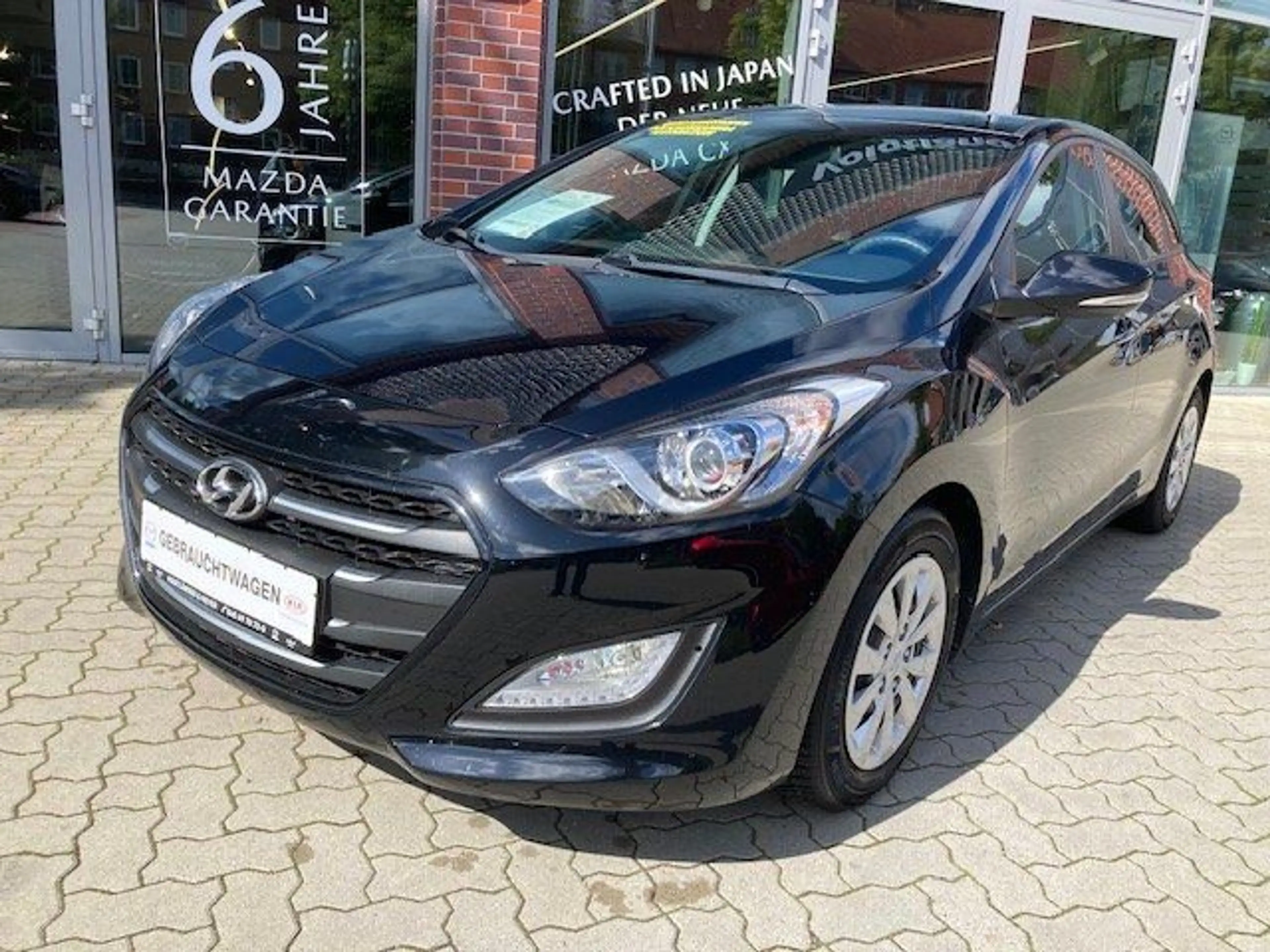 Hyundai i30 1.4i Kamera Navi Ganzjahresreifen Klima — photo 4