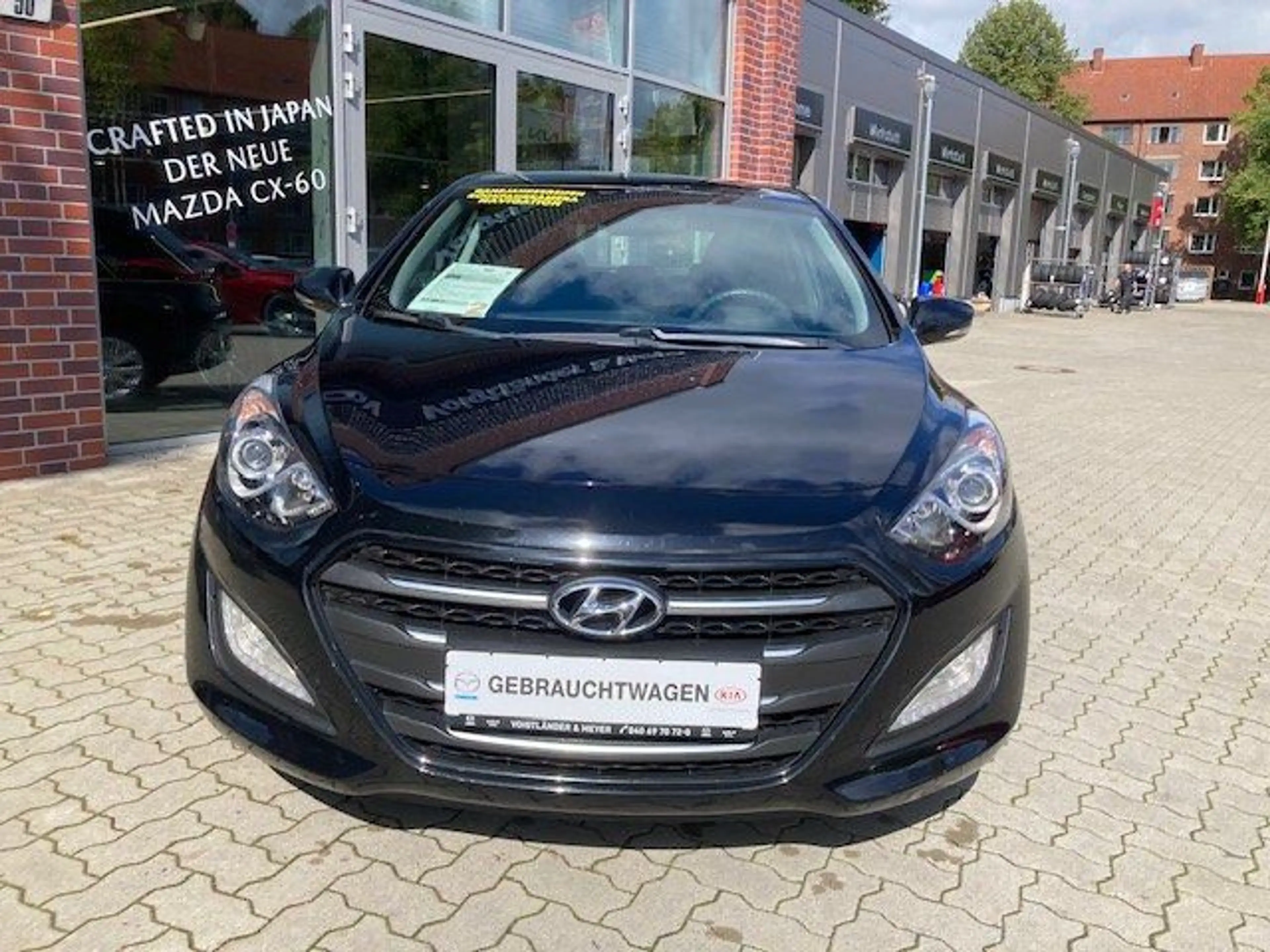 Hyundai i30 1.4i Kamera Navi Ganzjahresreifen Klima — photo 3