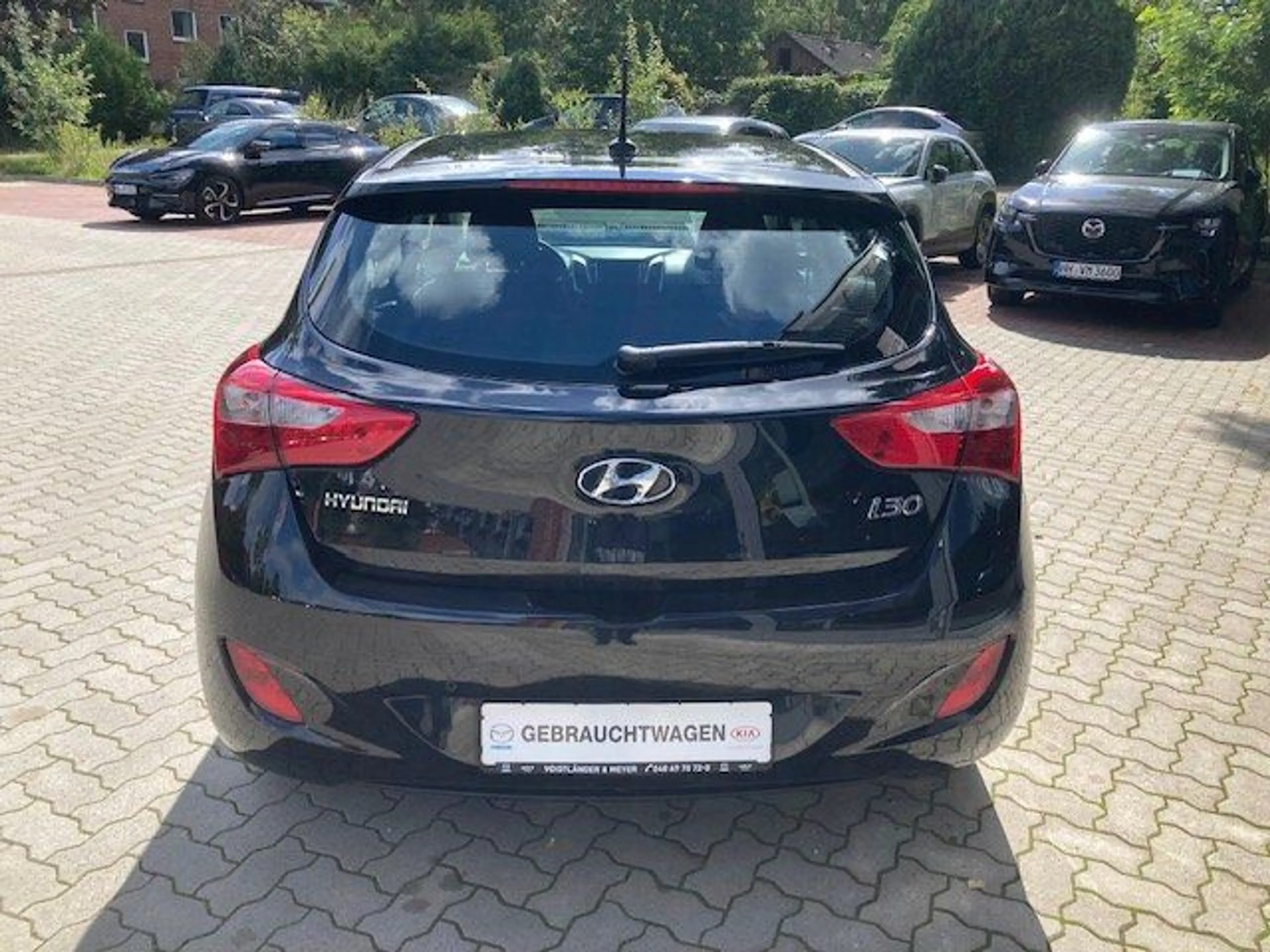 Hyundai i30 1.4i Kamera Navi Ganzjahresreifen Klima — photo 7