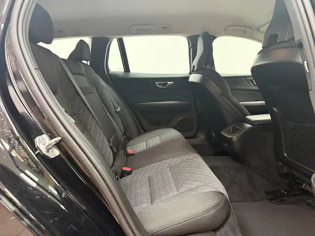 Volvo V60 view 14