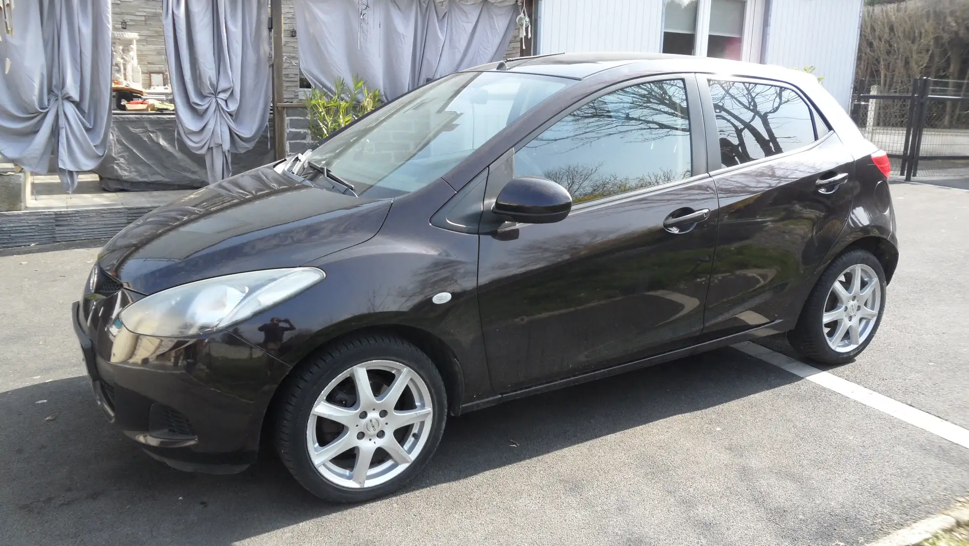 Mazda 2 1.4 CDVi Active Marrón - 2