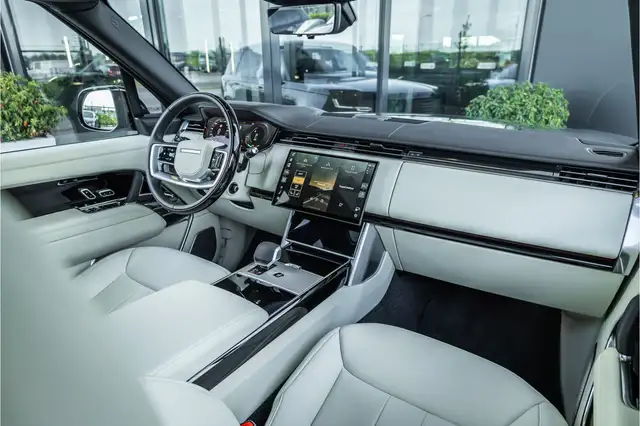 Land Rover Range Rover view 15