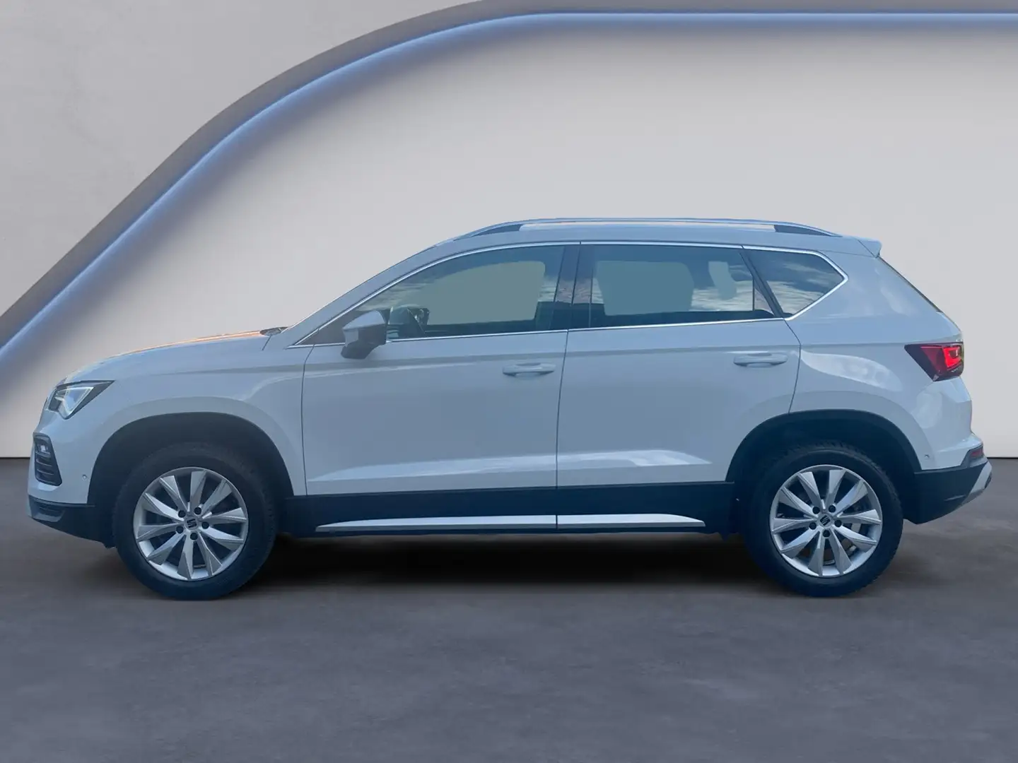 SEAT Ateca 1.5 TSI Xperience AHK+RFK+ACC Weiß - 2