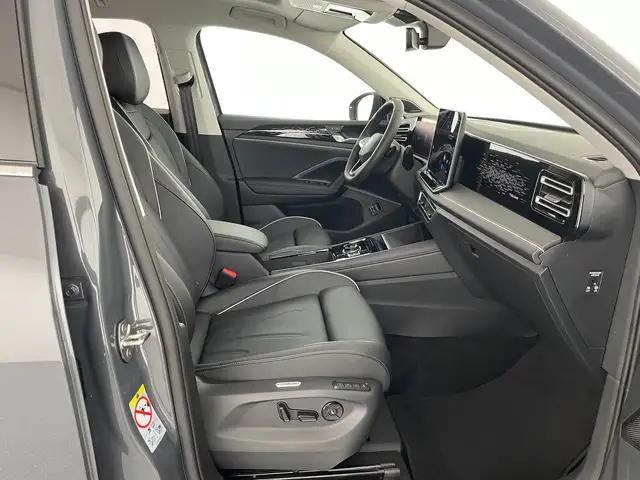 Volkswagen Tiguan view 11