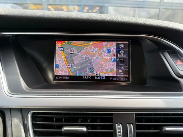 Audi A4 view 13