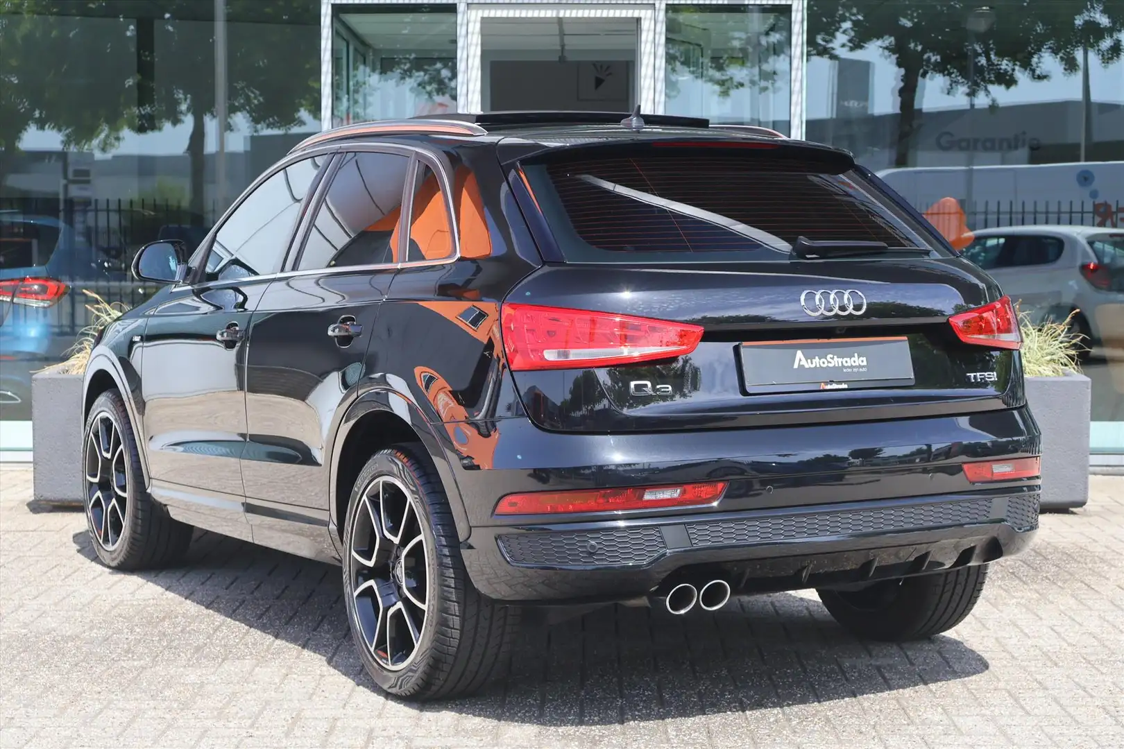 Audi Q3 1.4 TFSI S-Line 150PK | Pano | Camera | Dodehoekde Zwart - 2