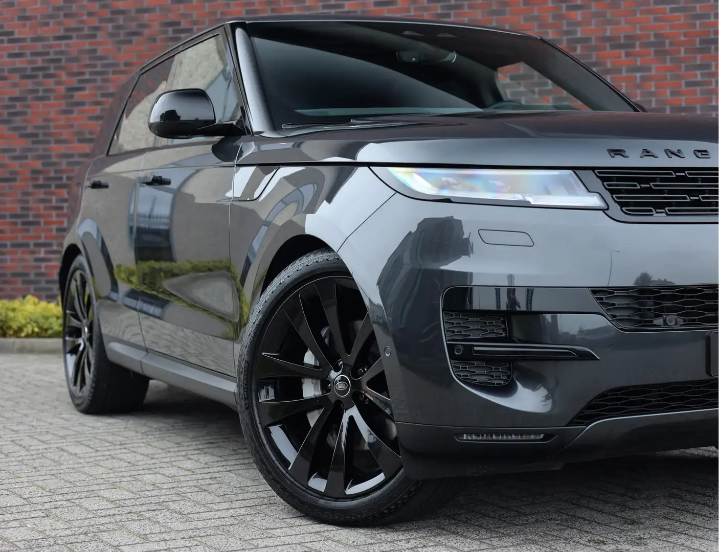 Land Rover Range Rover Sport P460e Dynamic *Pano*Trekhaak*Meridian*23 inch* Grey - 2