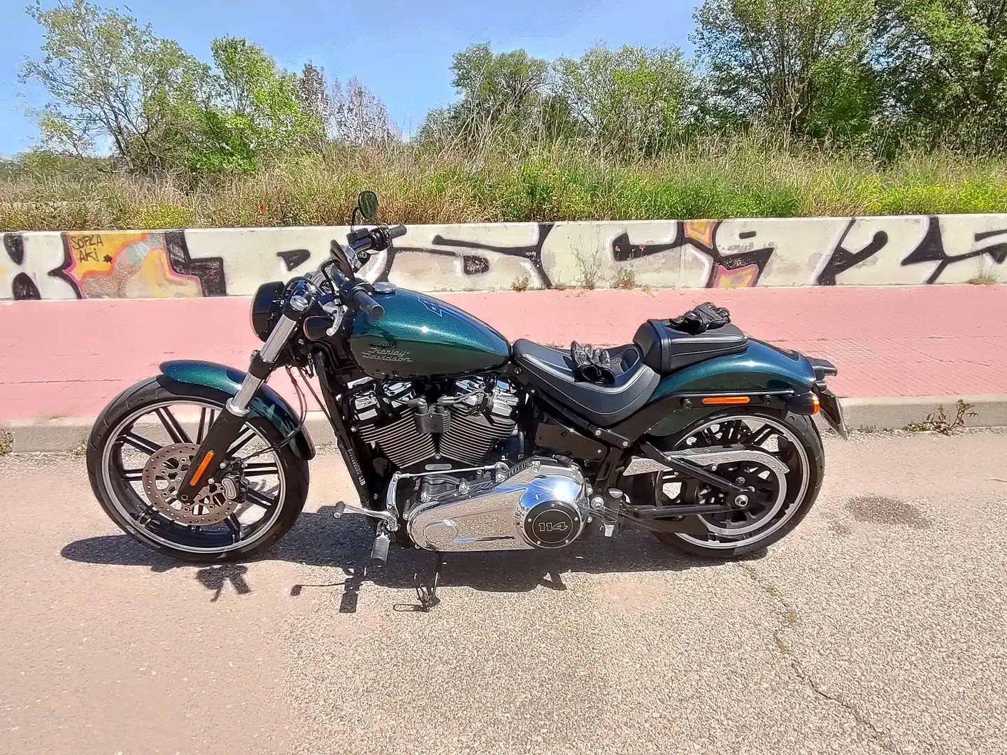Harley-Davidson Breakout 114 Verde - 1