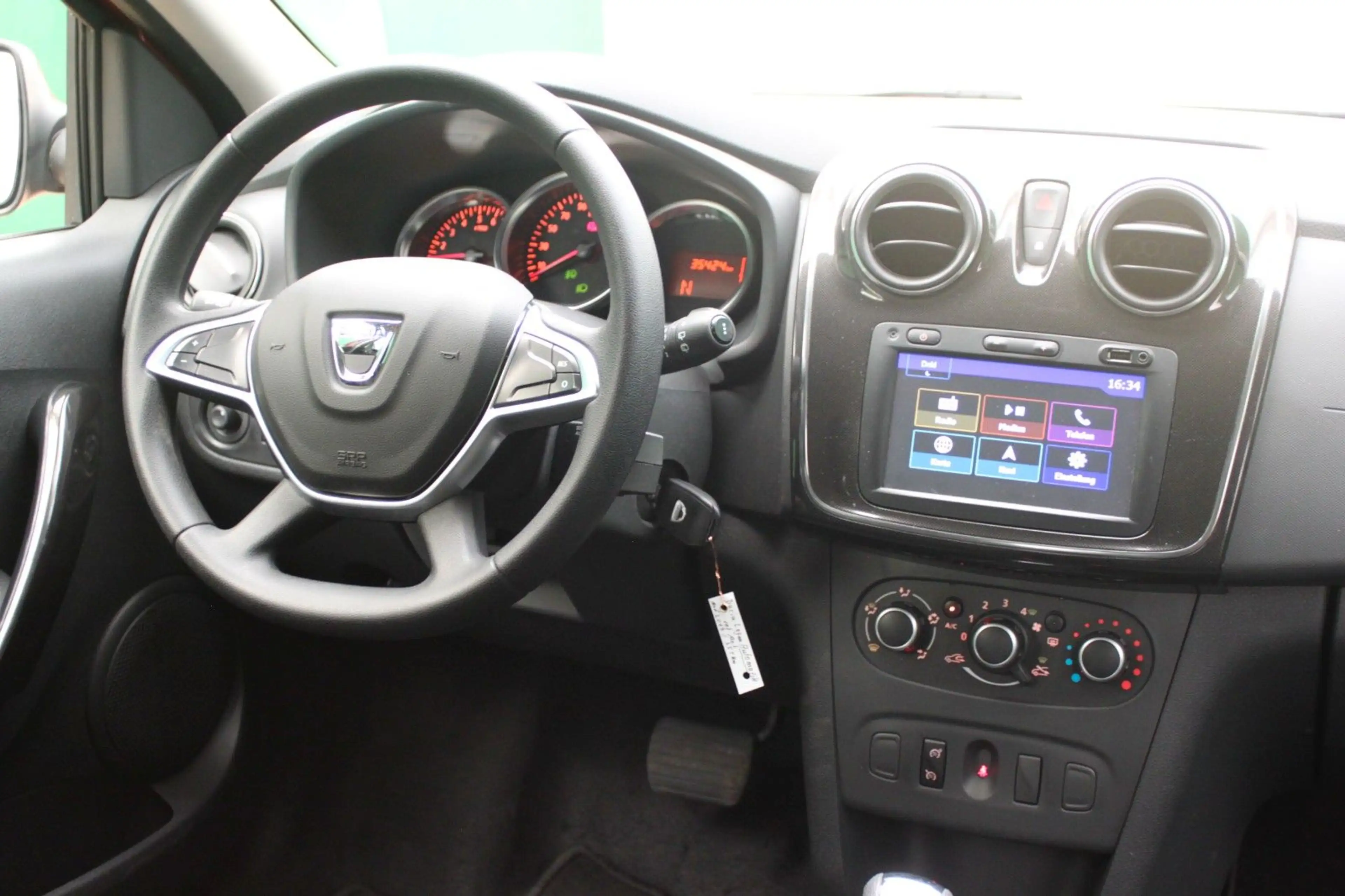 Dacia Logan Kombi Automatik/ Klima/ SHZ/ Navi/ PDC — photo 11