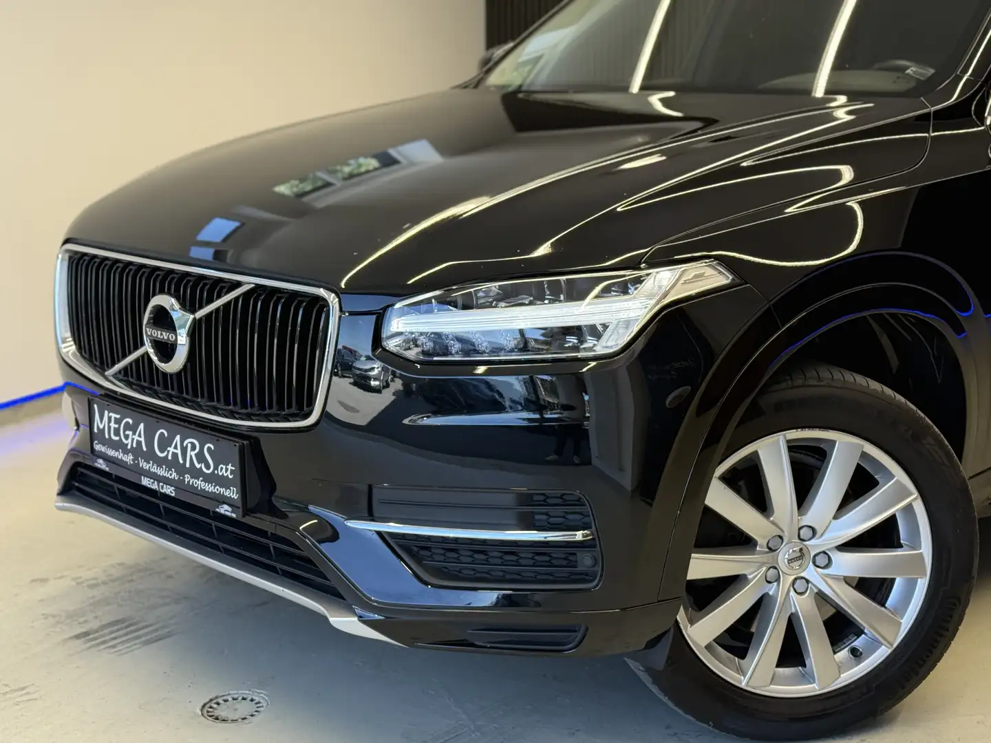 Volvo XC90 Momentum 2WD Aut. / HEAD-UP / SITZH. / Zwart - 2