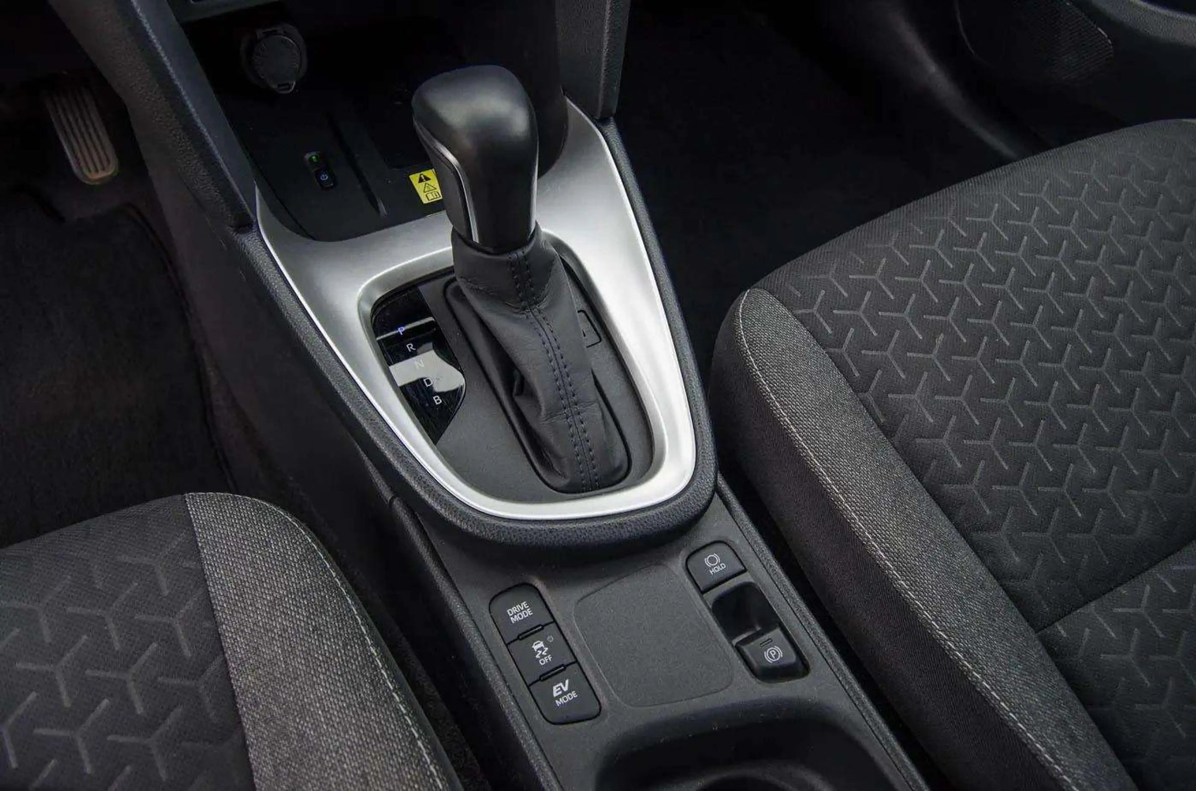 Toyota Yaris Cross 1.5 Hybrid Dynamic NAVI-CARPLAY ACC CAMERA WINTER — photo 19