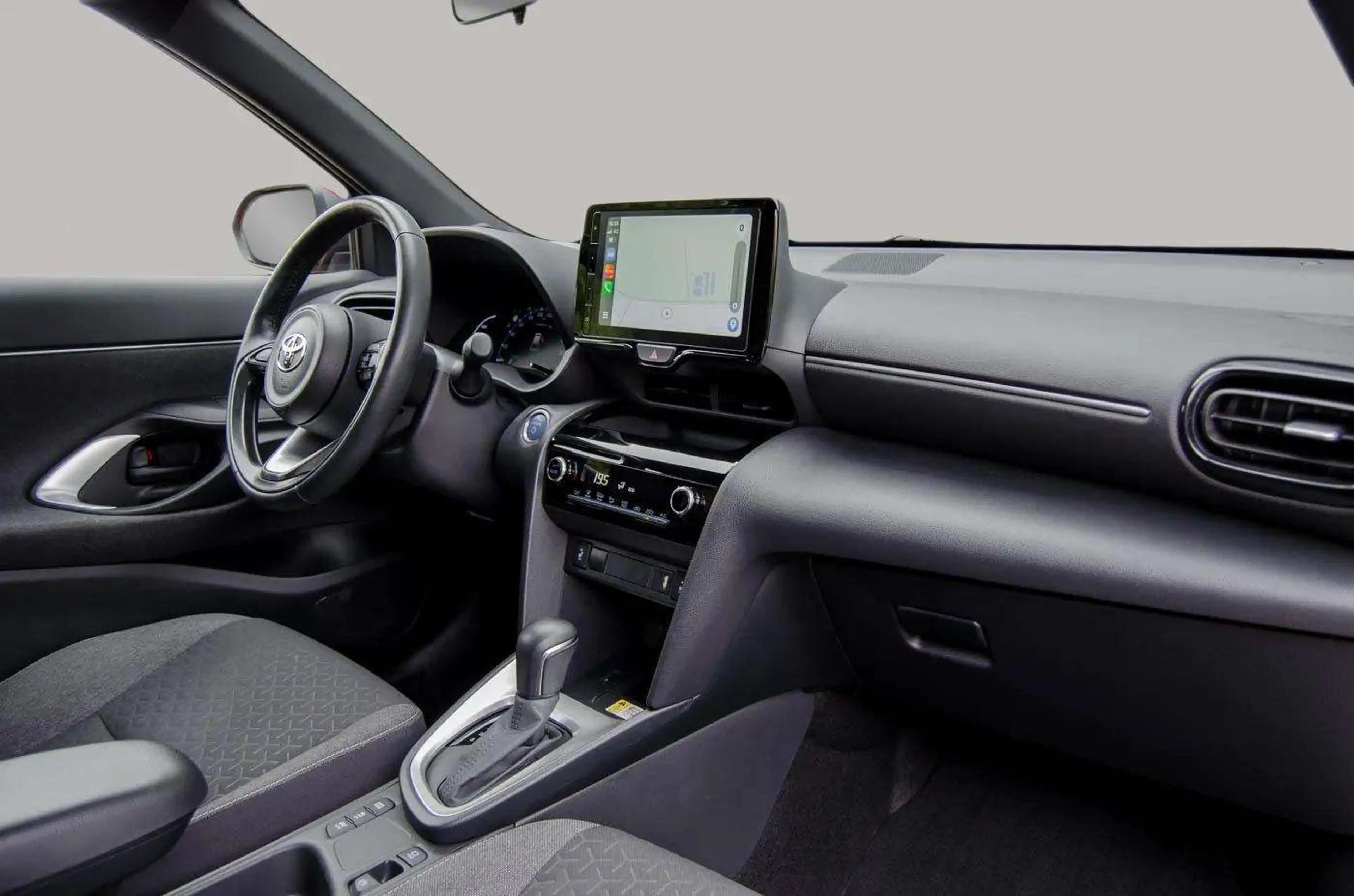 Toyota Yaris Cross 1.5 Hybrid Dynamic NAVI-CARPLAY ACC CAMERA WINTER — photo 22