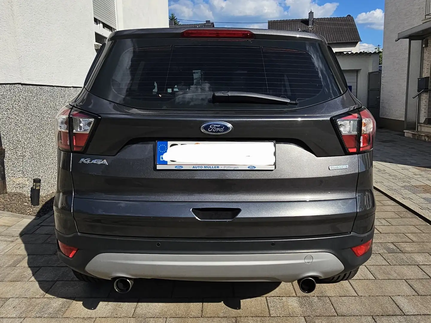 Ford Kuga EcoBoost 1,5 110KW TREND Grau - 2