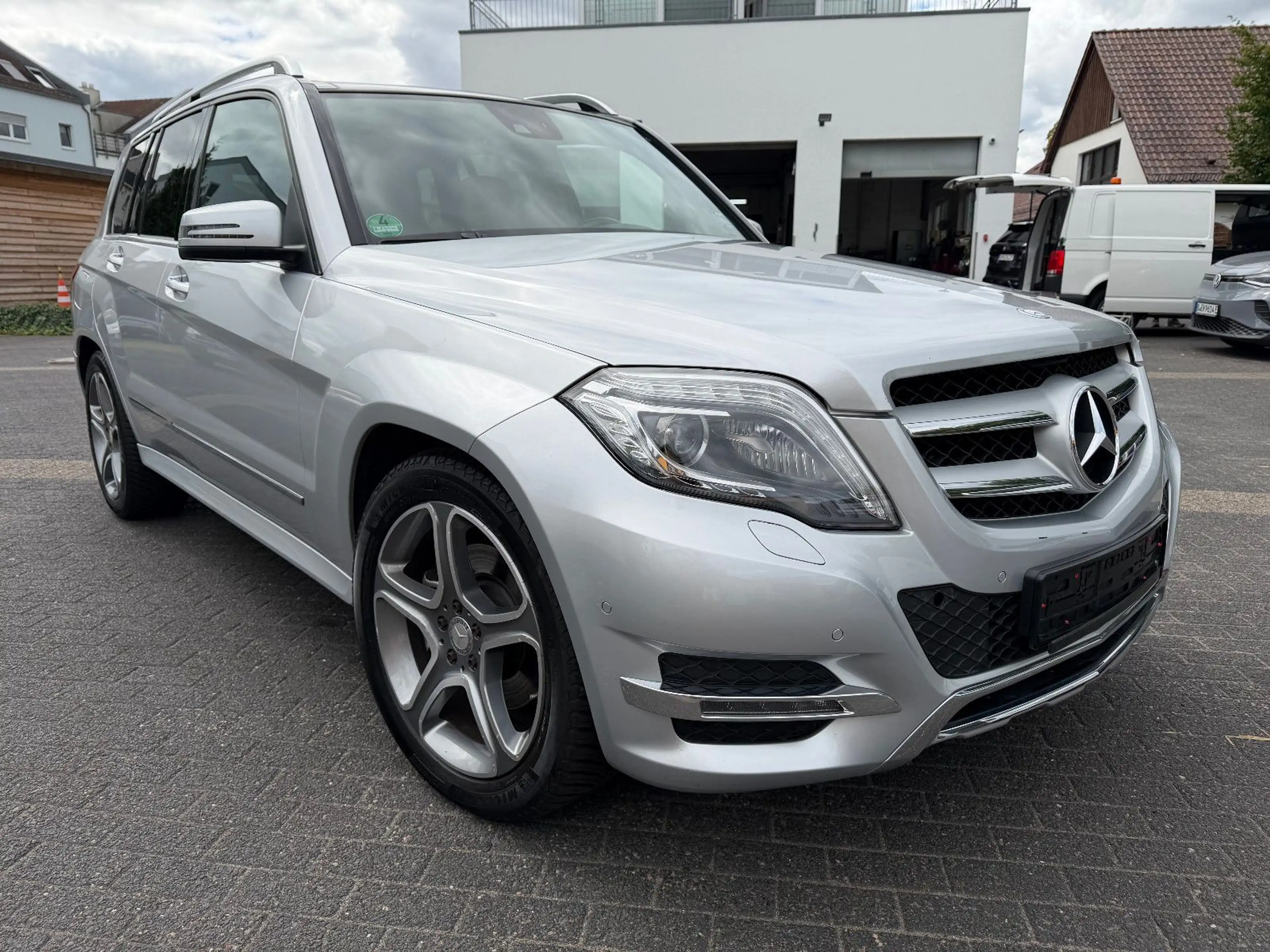 Mercedes-Benz GLK 250 GLK250 4M+NAVI+STANDHZG+BI-XEN+LEDER+19"+HARMAN — photo 3