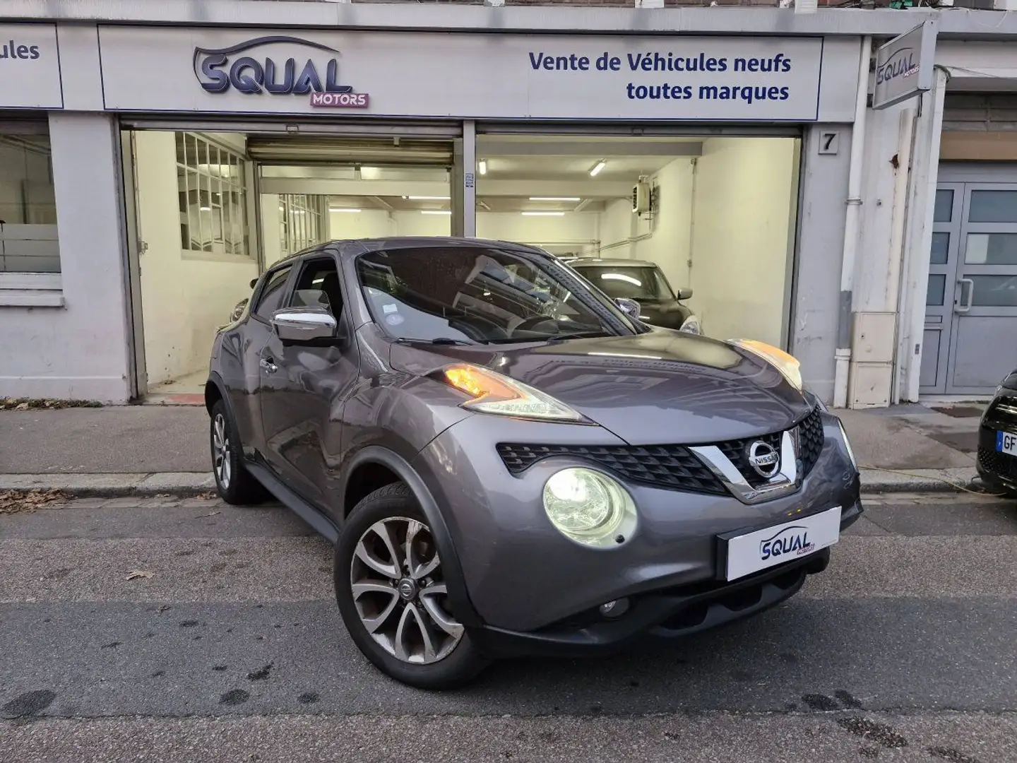 Nissan Juke 1.6 117ch Connect Edition CVT Grau - 2