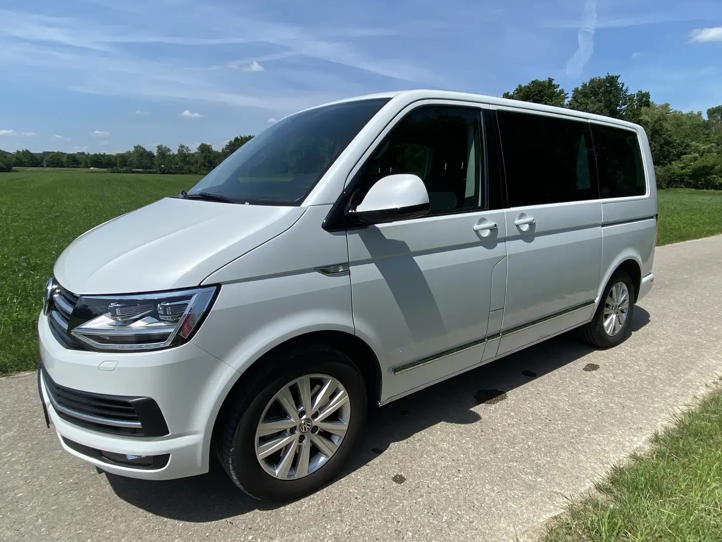 Volkswagen T6 Multivan DSG Kurz Highline - 1