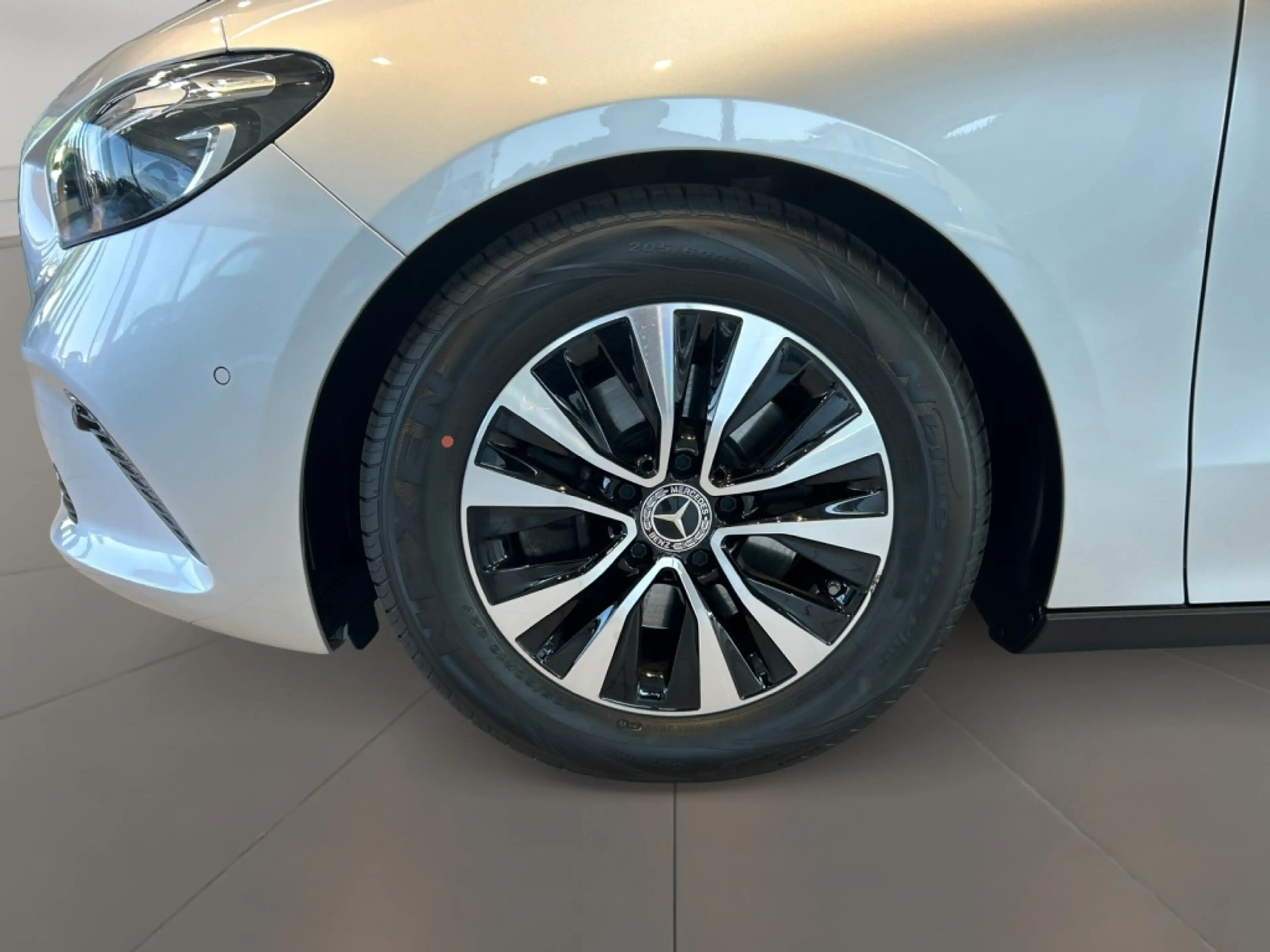 Mercedes-Benz B 180 d MBUX+AHK+Cam+LED+Navi+AUT+EASY-PACK+PTS — photo 8
